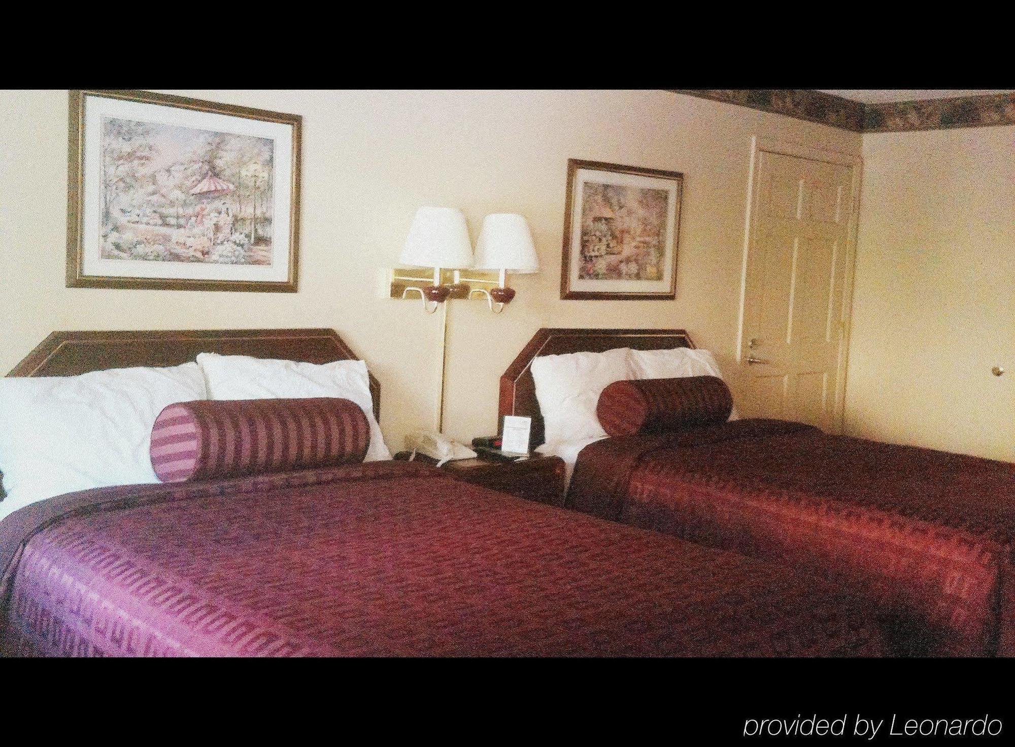 Budgetel Inn And Suites Plus Helen Room photo